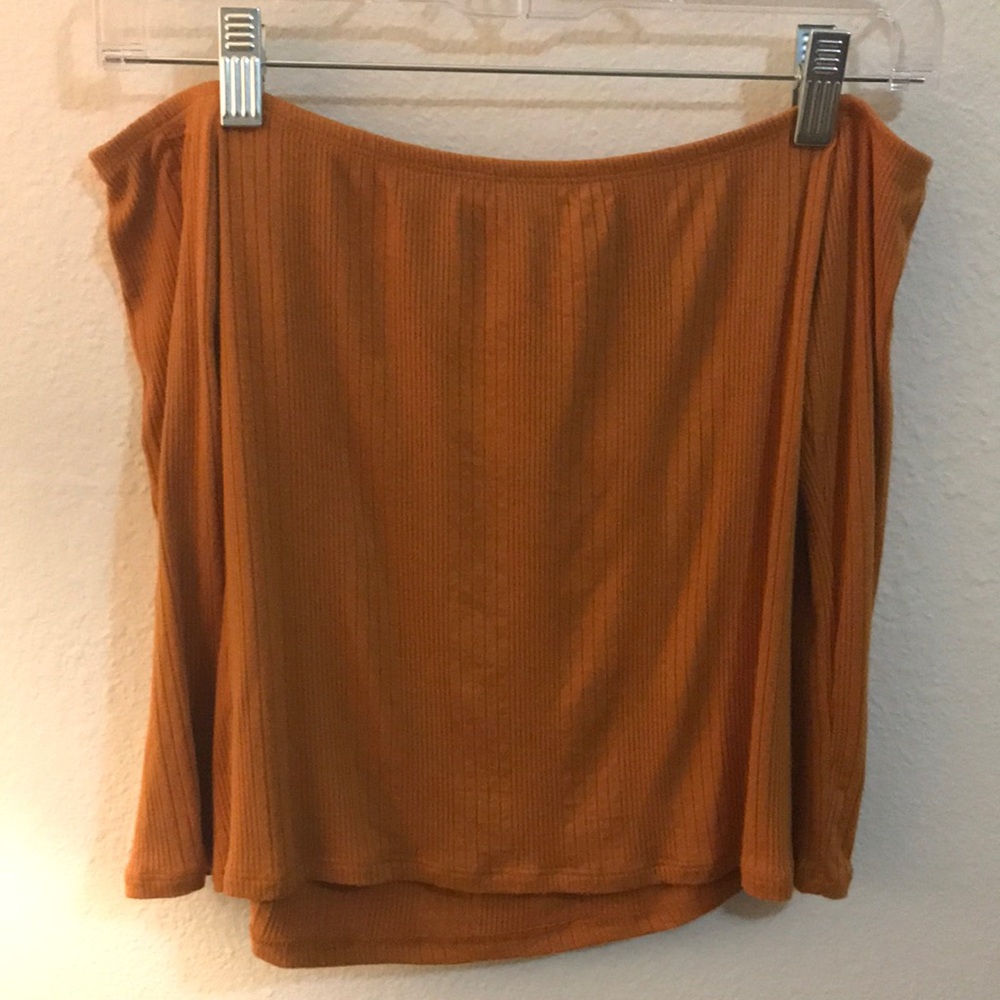 Off the shoulders Crop top